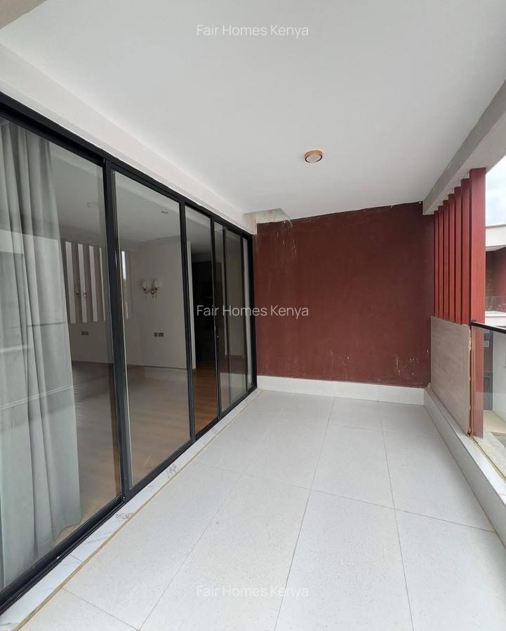 5 Bed Townhouse with En Suite at Lavington Green - 4