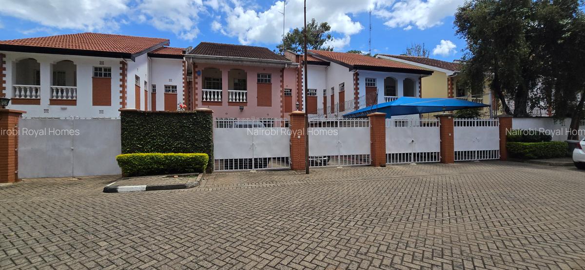 4 Bed Townhouse with En Suite at Lavington Green - 20