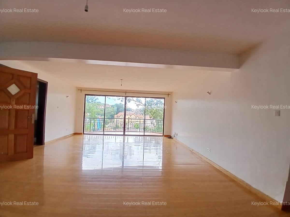 3 Bed Apartment with En Suite at Lavington - 6