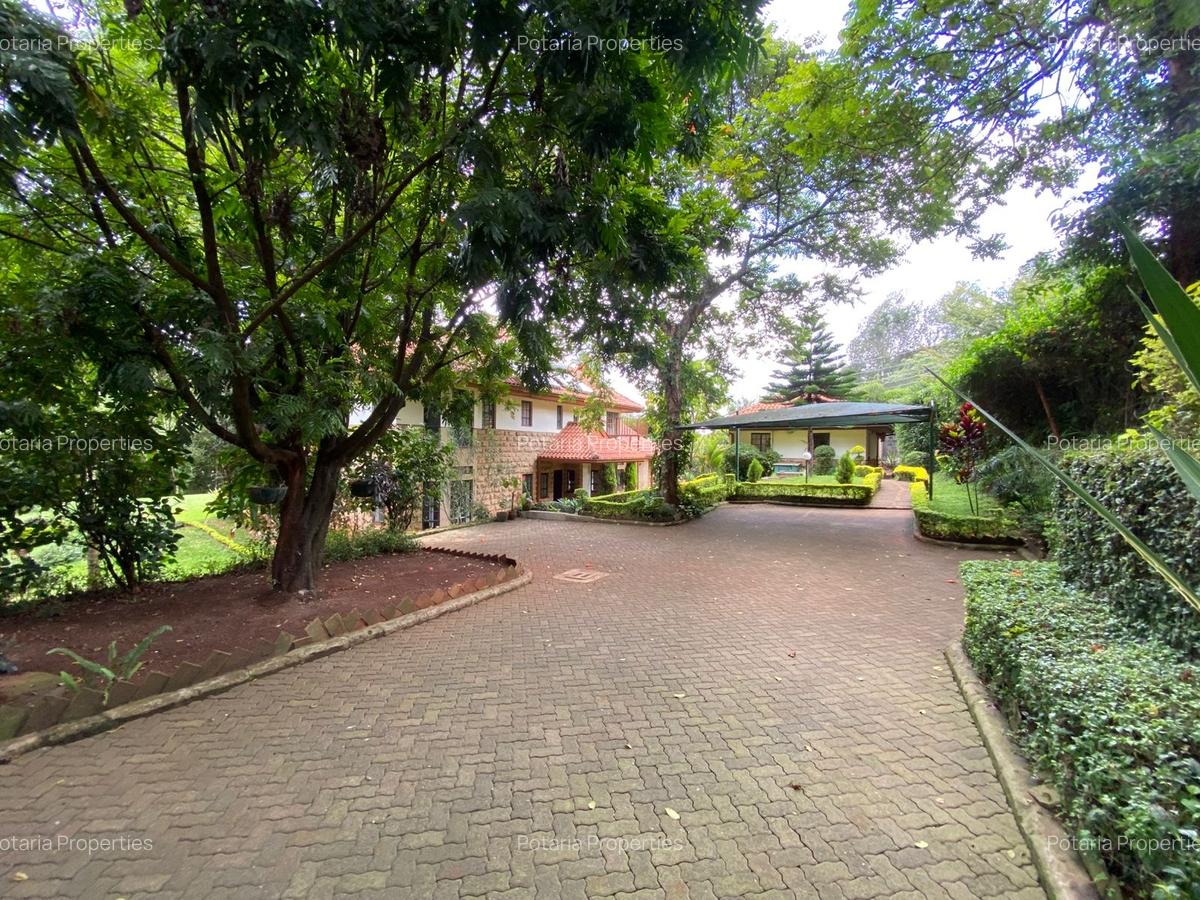 5 Bed House with En Suite in Rosslyn - 2