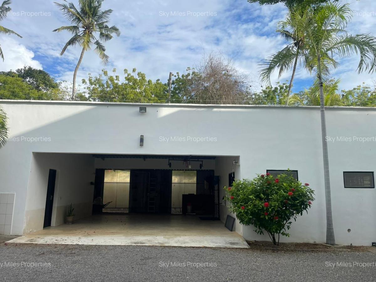 4 Bed Villa with En Suite at Watamu - 15