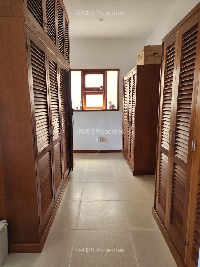 3 Bed Apartment with En Suite at Ar185 - 16