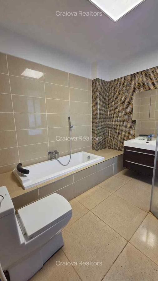 3 Bed Apartment with En Suite at 6Th Parklands - 12