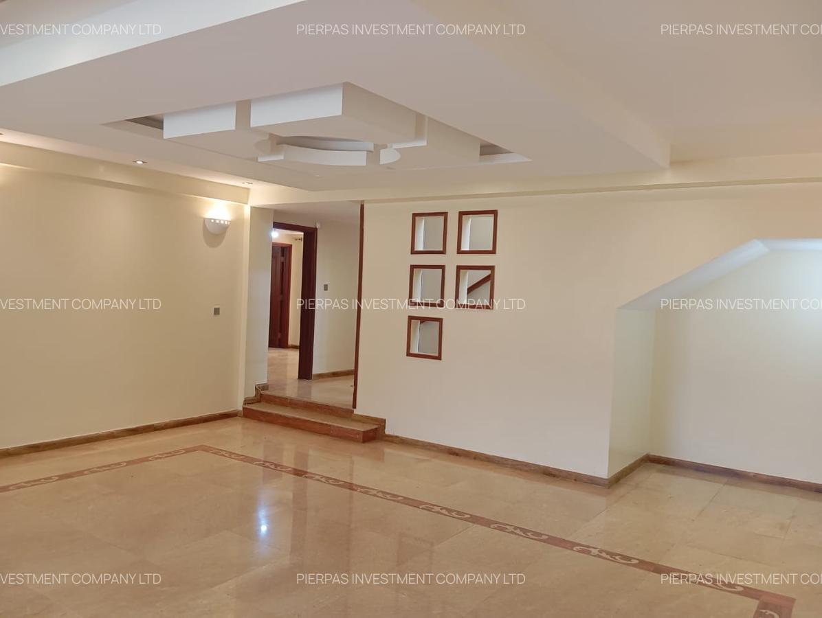 5 Bed Townhouse with En Suite in Lavington - 15