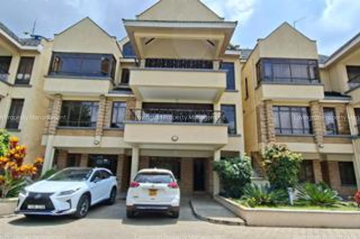 5 Bed Villa with En Suite at Lavington Green - 2