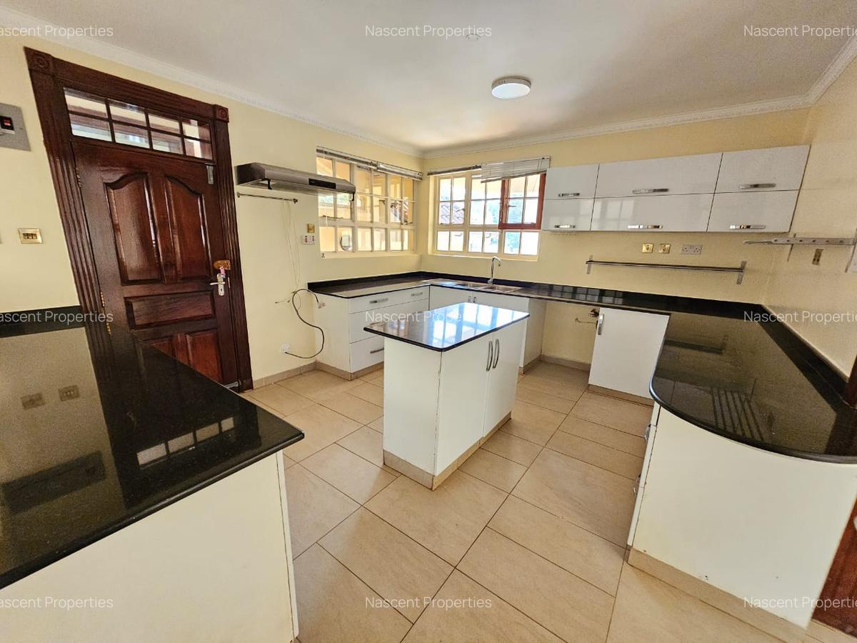 4 Bed Townhouse with En Suite in Kyuna - 5