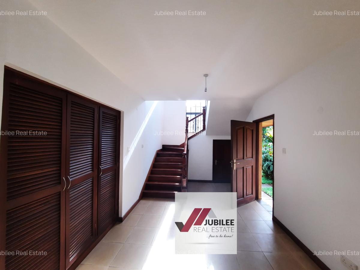 6 Bed Townhouse with En Suite in Lower Kabete - 11