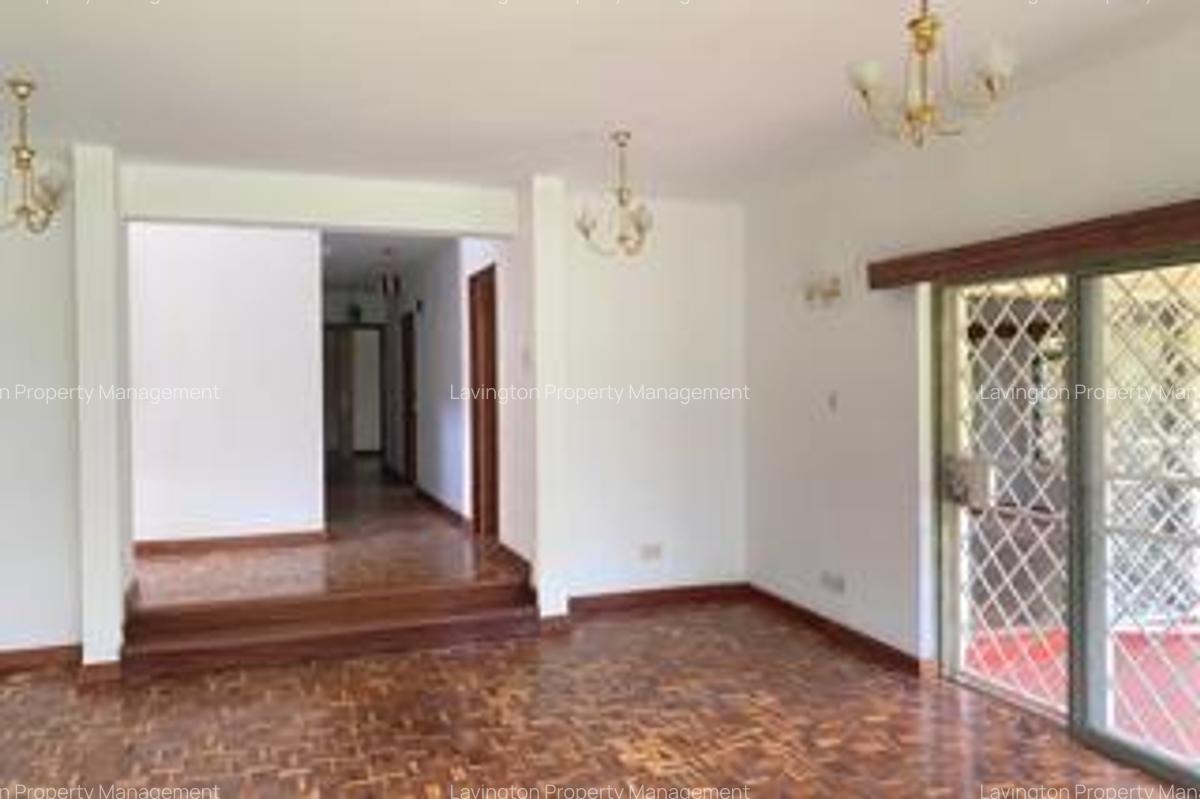 4 Bed House with En Suite at Lavington Green - 11