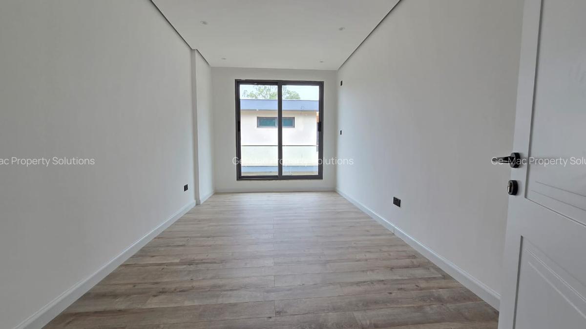 5 Bed Villa with En Suite in Lavington - 9