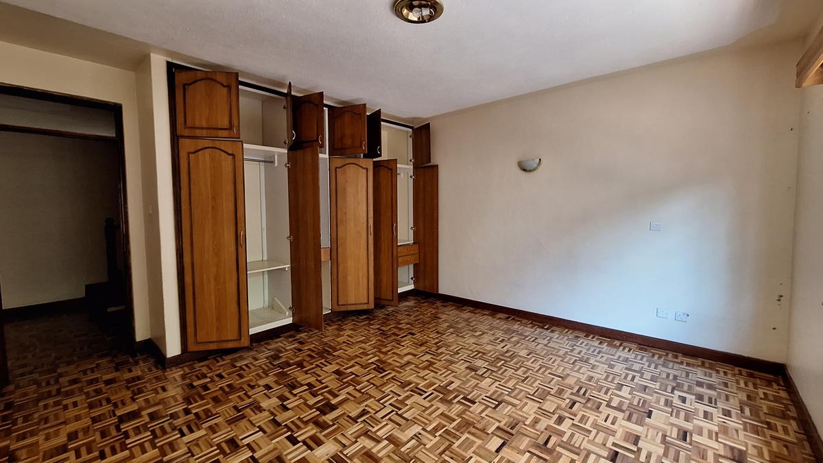 4 Bed Townhouse with En Suite in Lavington - 4