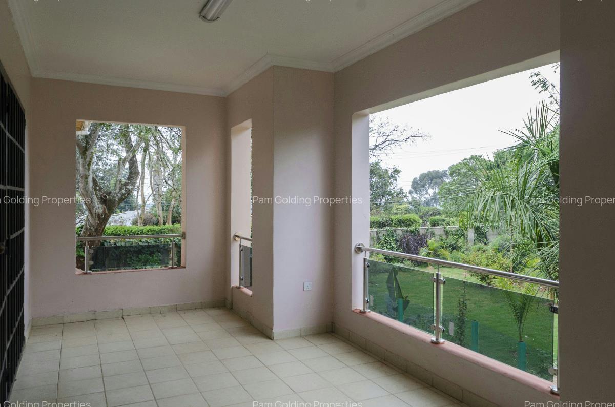 4 Bed House at Ridgeways Road - 8