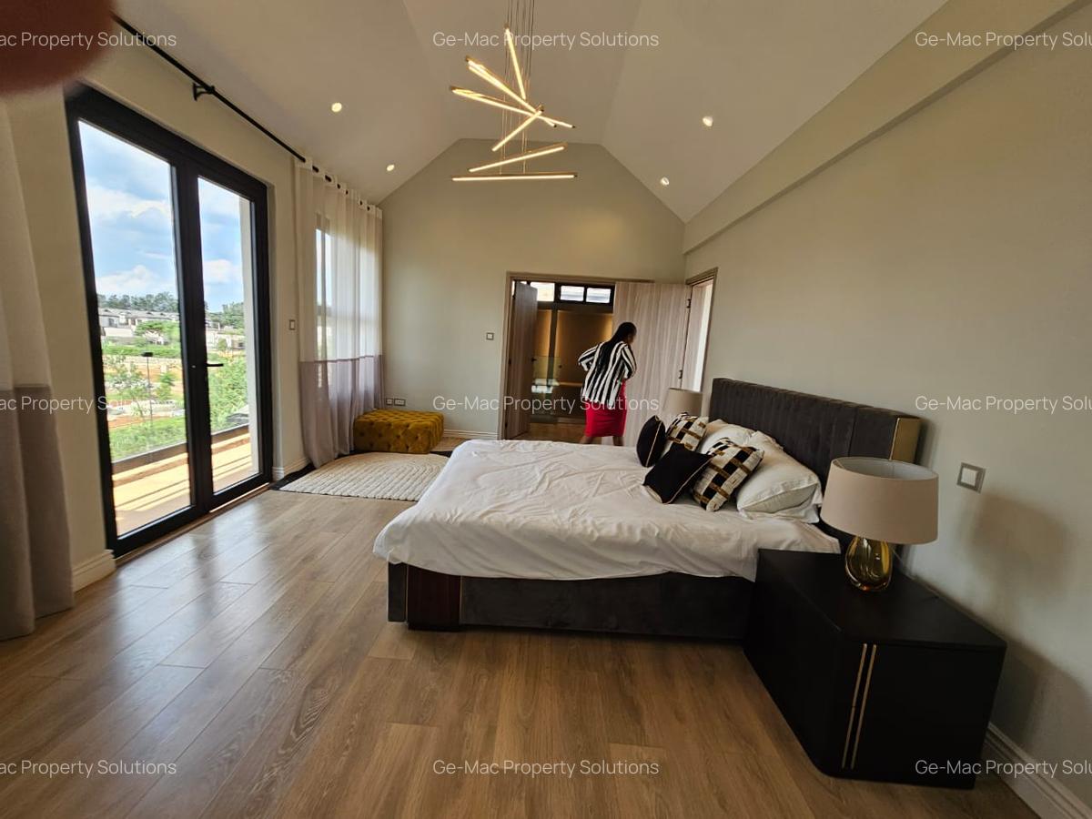 4 Bed House with En Suite in Runda - 11