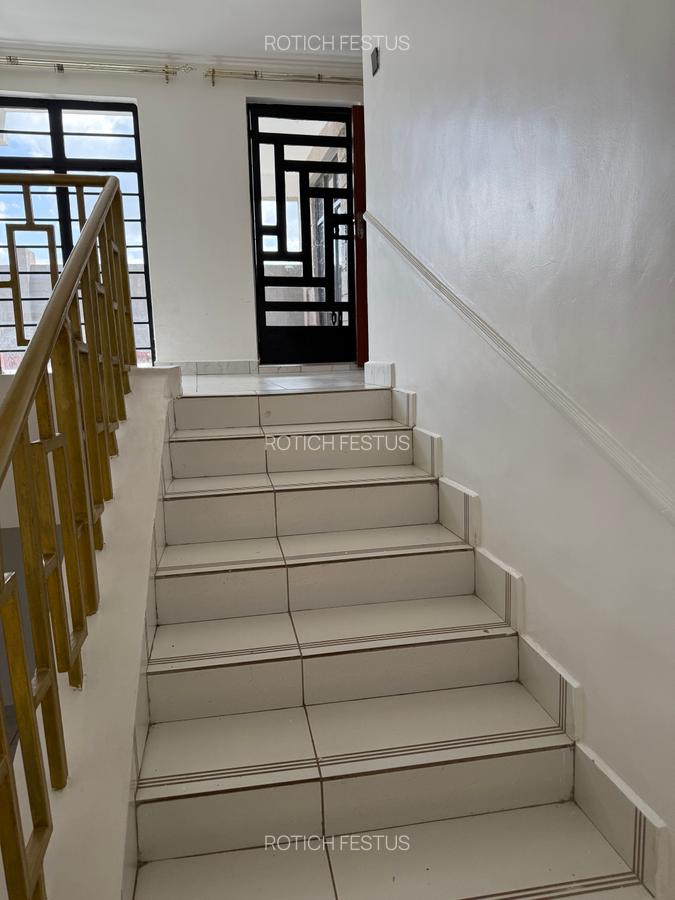 6 Bed House with En Suite at Membley - 17