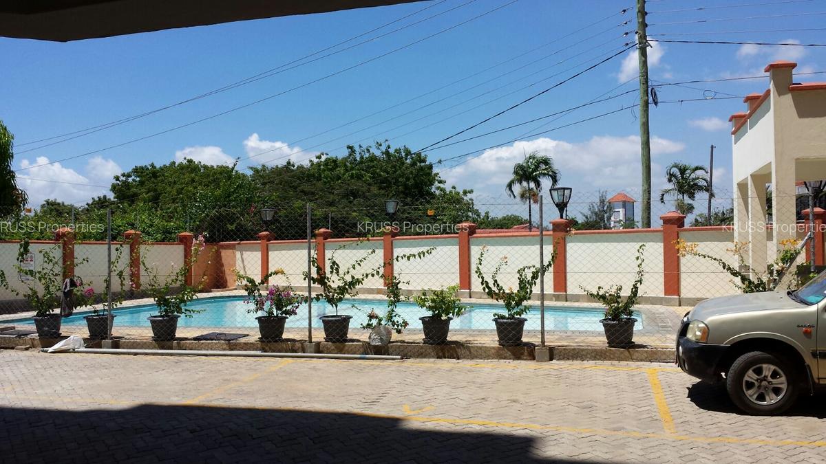 2 Bed Apartment with En Suite in Nyali Area - 10
