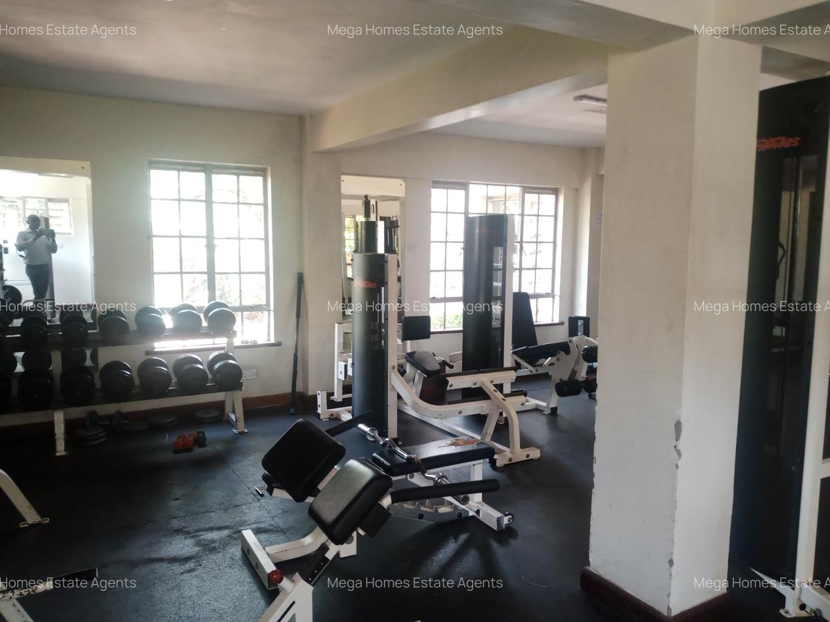 2 Bed Apartment with Swimming Pool at Brookside Drive - 10