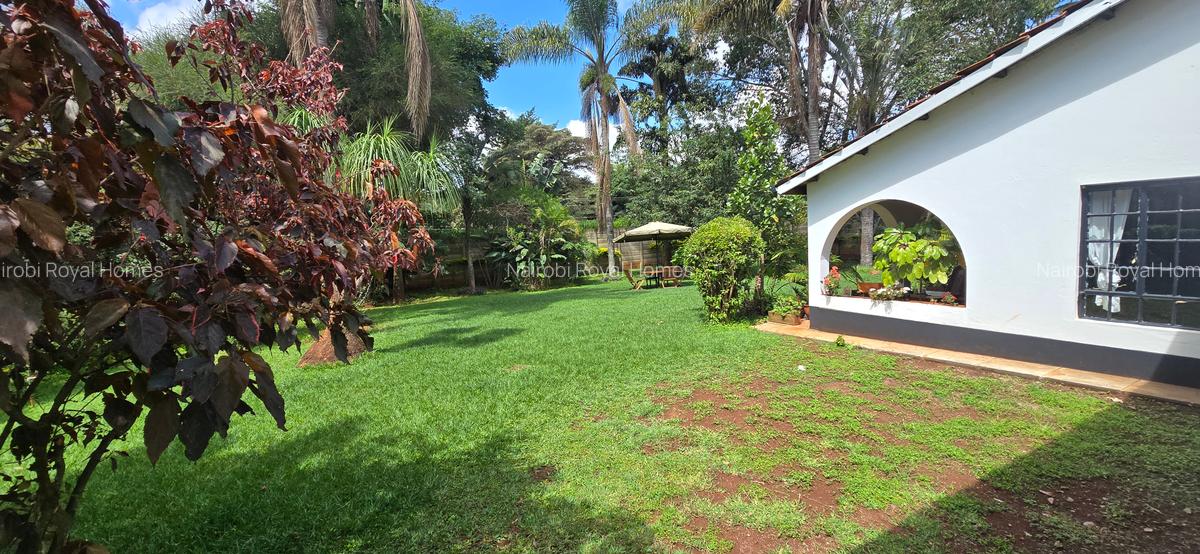 4 Bed House with En Suite at Loresho Road - 8