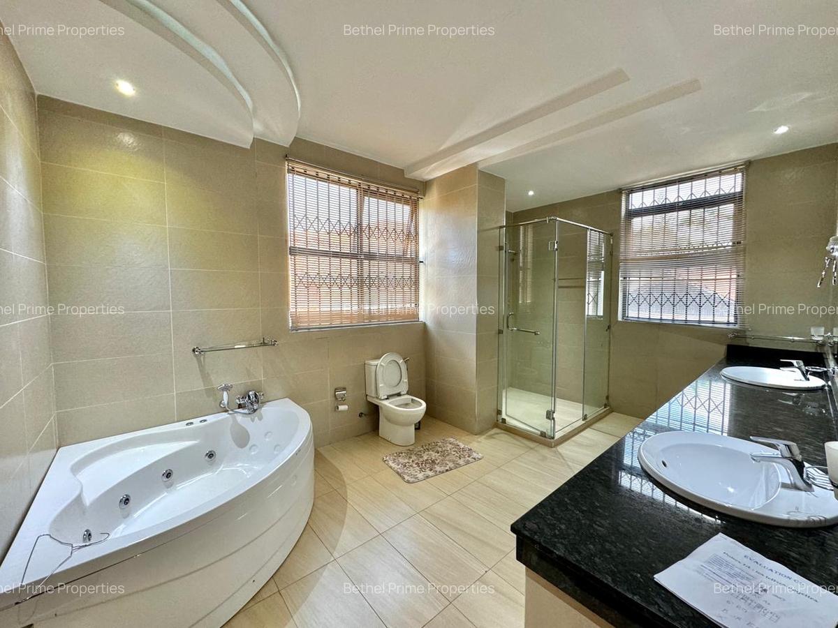 6 Bed Townhouse with En Suite in Nyari - 16