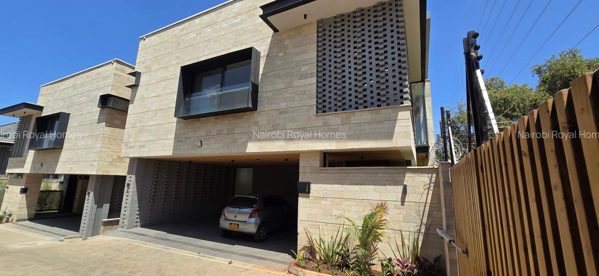 5 Bed Townhouse with En Suite at Kyuna Grovelia Grove - 2