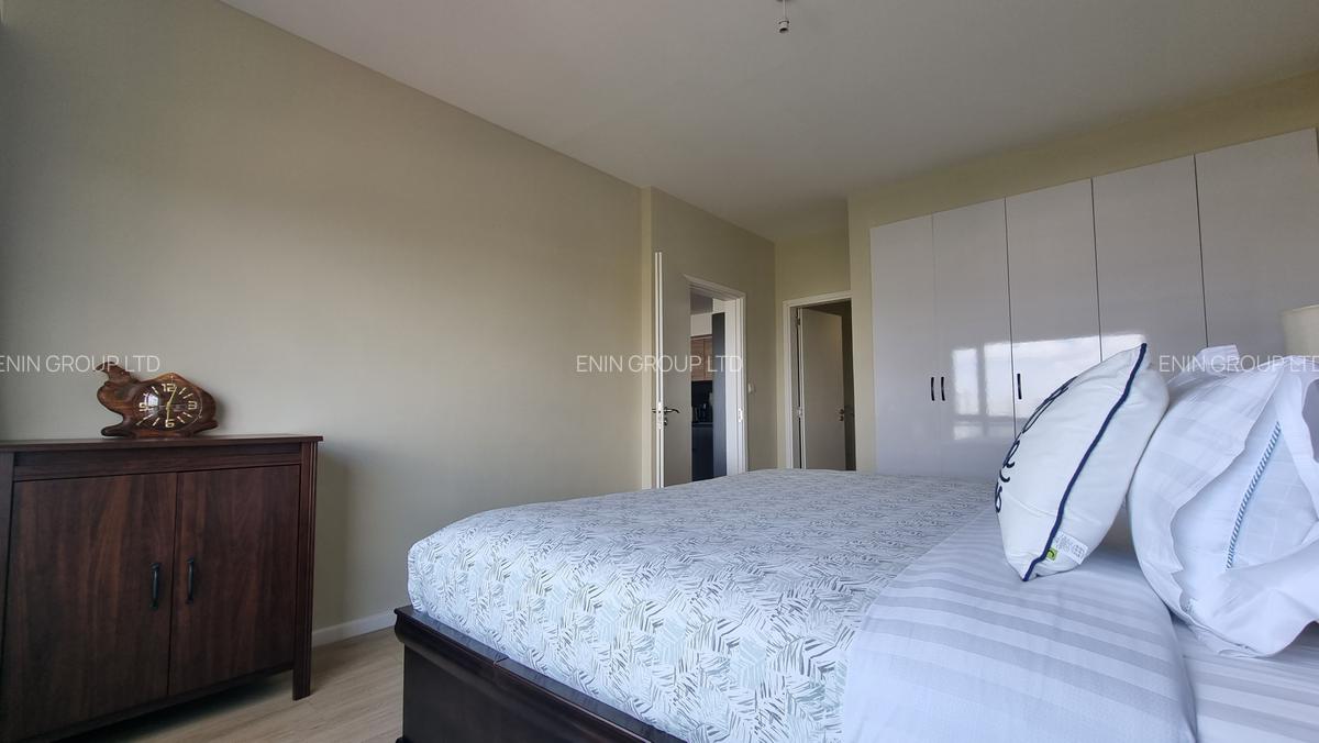Serviced 2 Bed Apartment with En Suite at Riverside Drive - 19