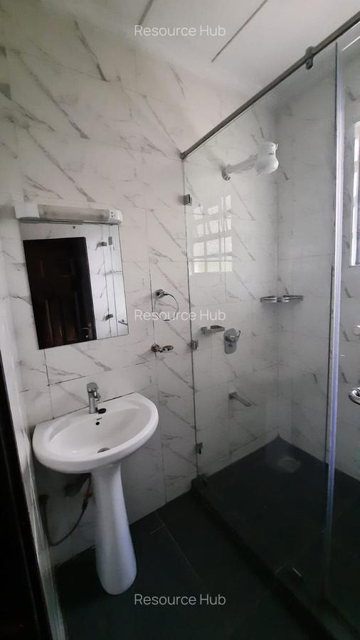 3 Bed House with En Suite at Bomas Area - 15