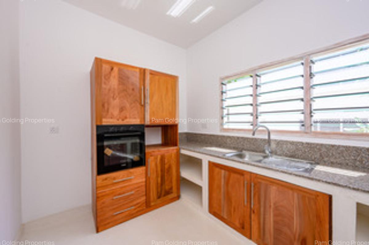 2 Bed Villa with En Suite at Turtle Bay Road - 8