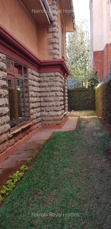 5 Bed Townhouse with En Suite at Lavington Green - 12
