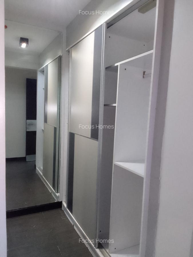 3 Bed Apartment with En Suite in Riverside - 5