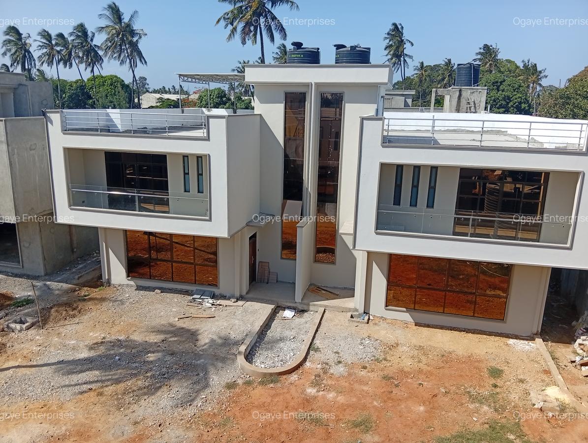 3 Bed Townhouse with En Suite at Kanamai Area - 1
