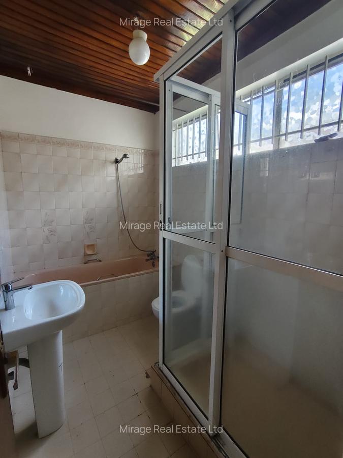 5 Bed Townhouse with Staff Quarters in Lavington - 9