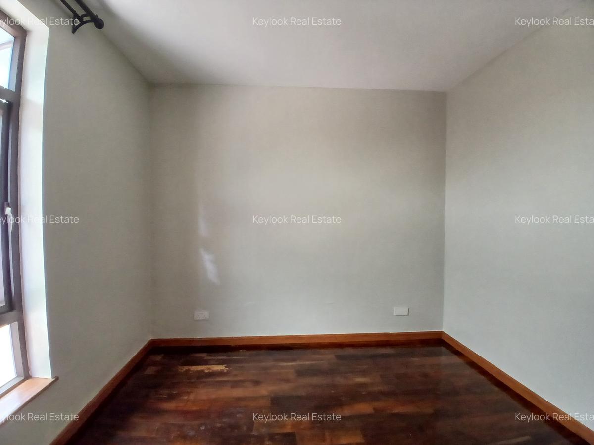 5 Bed Townhouse with En Suite at Lavington Green - 6
