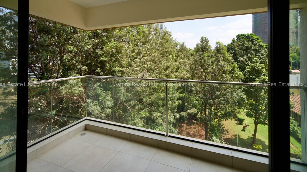 3 Bed Apartment with En Suite at 2026-430 - 3
