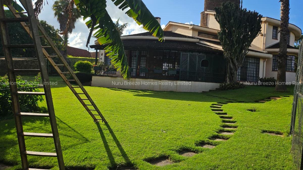 5 Bed House with En Suite in Runda - 18