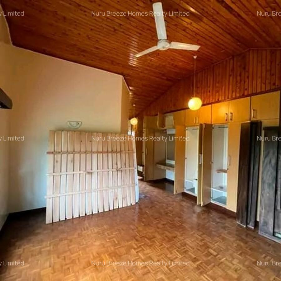 4 Bed Townhouse with En Suite in Gigiri - 16