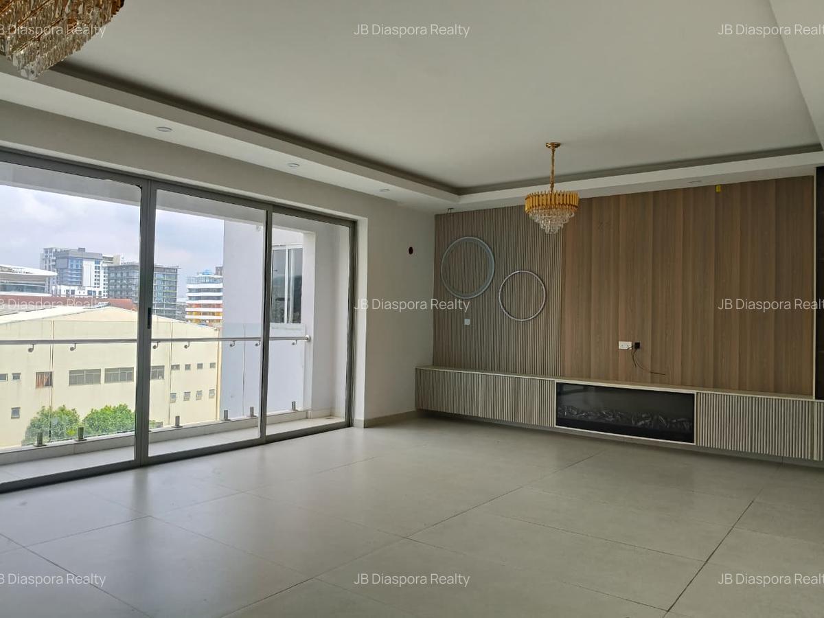 4 Bed Apartment with En Suite in General Mathenge - 19