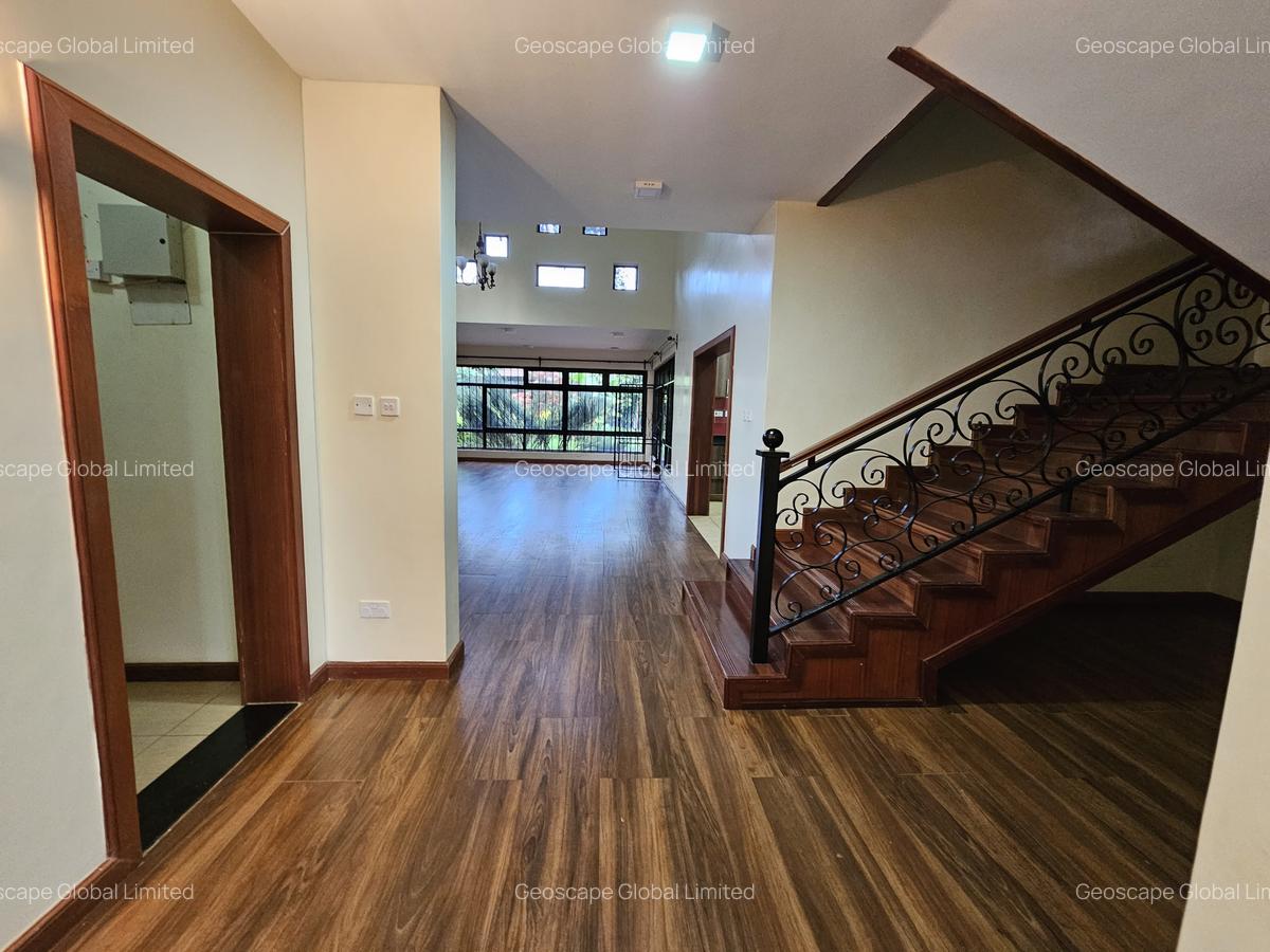 5 Bed Villa with En Suite in Runda - 3