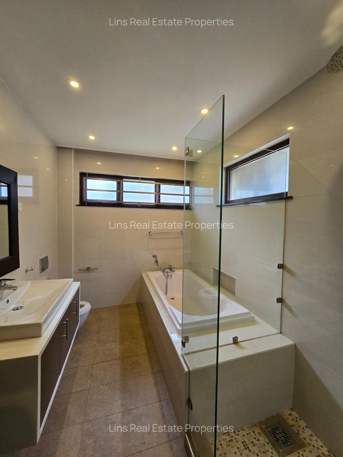 3 Bed Townhouse with En Suite in Spring Valley - 14