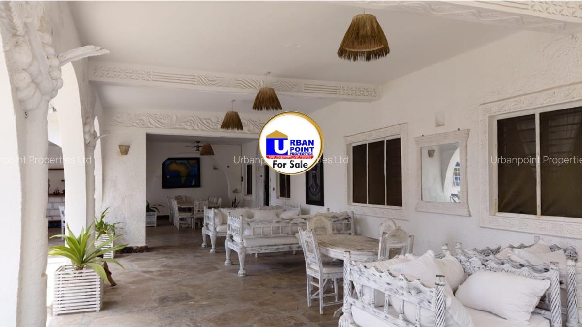 8 Bed House with En Suite in Watamu - 14