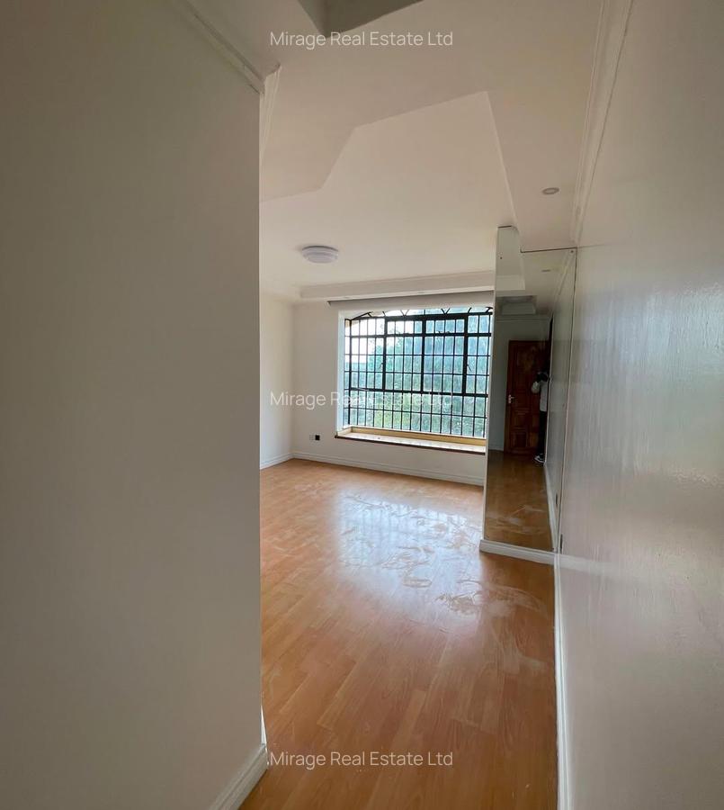 3 Bed Apartment with En Suite in Lavington - 15