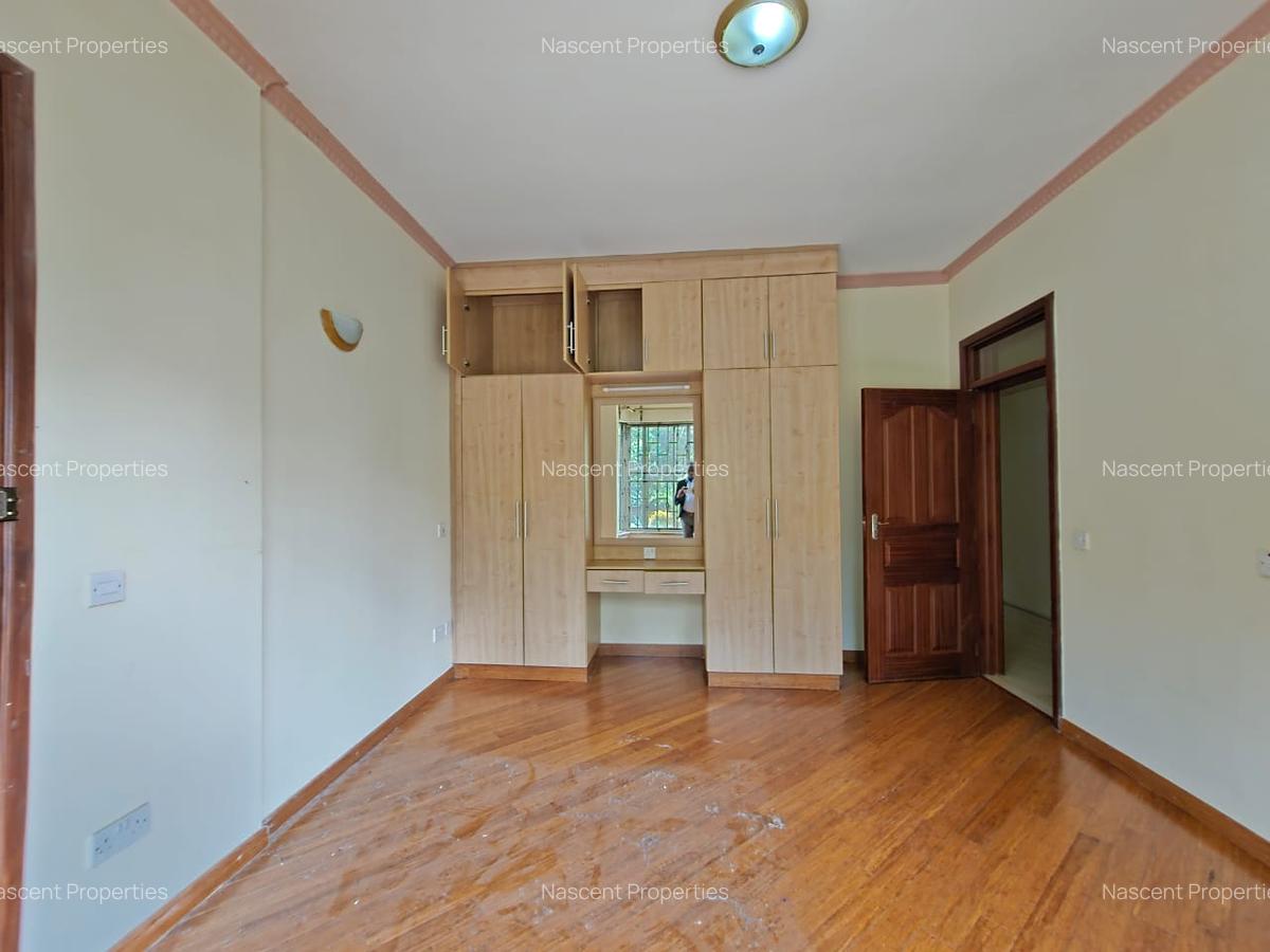 5 Bed Townhouse with En Suite in Westlands Area - 12