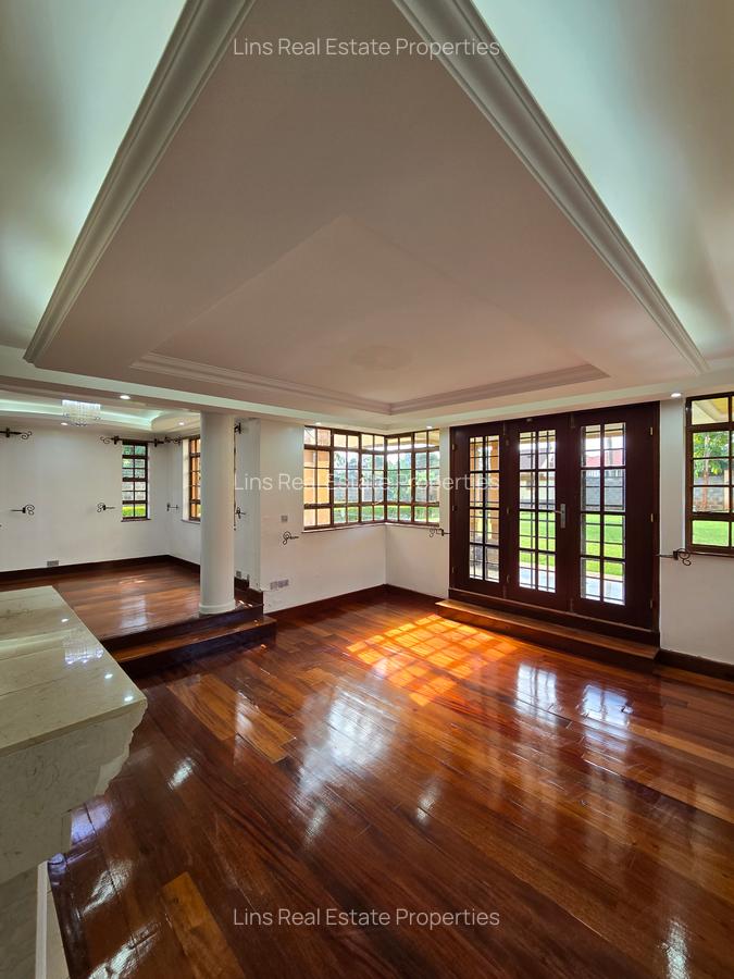 5 Bed House with En Suite in Runda - 14