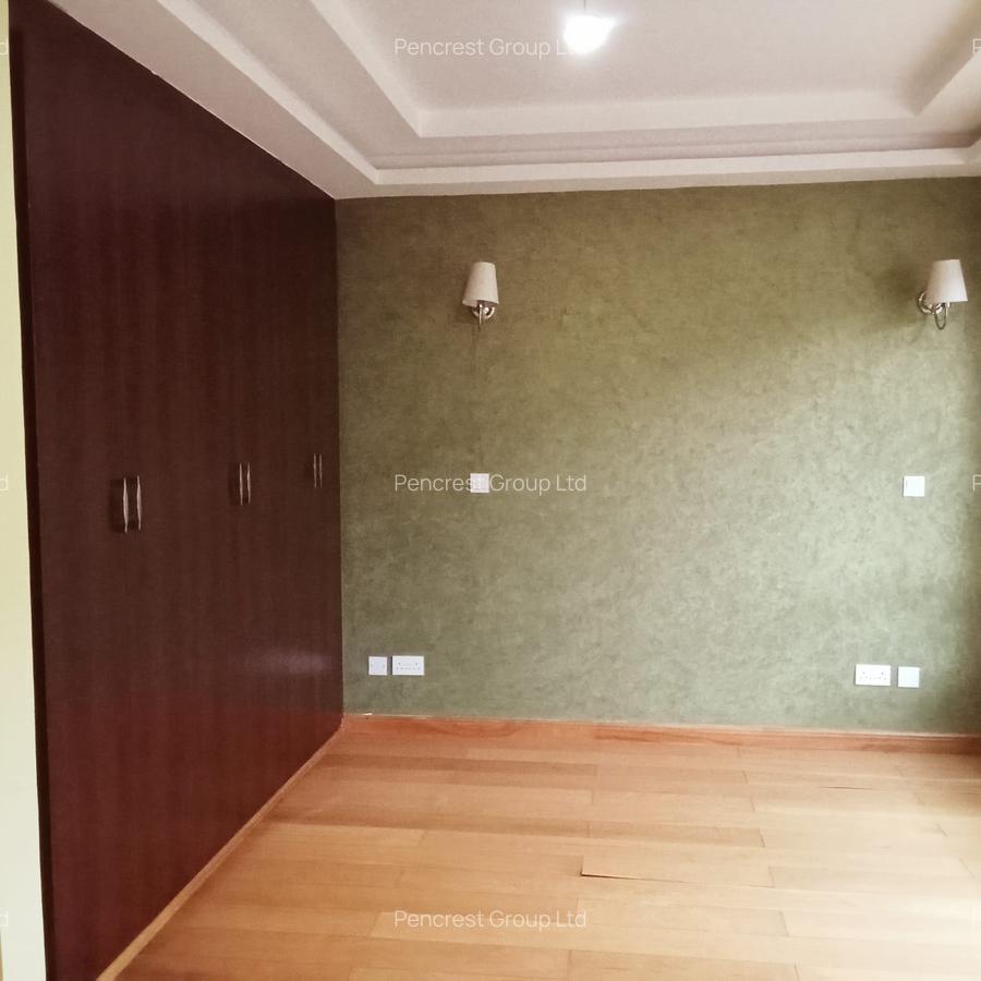4 Bed Townhouse with En Suite in Lavington - 10