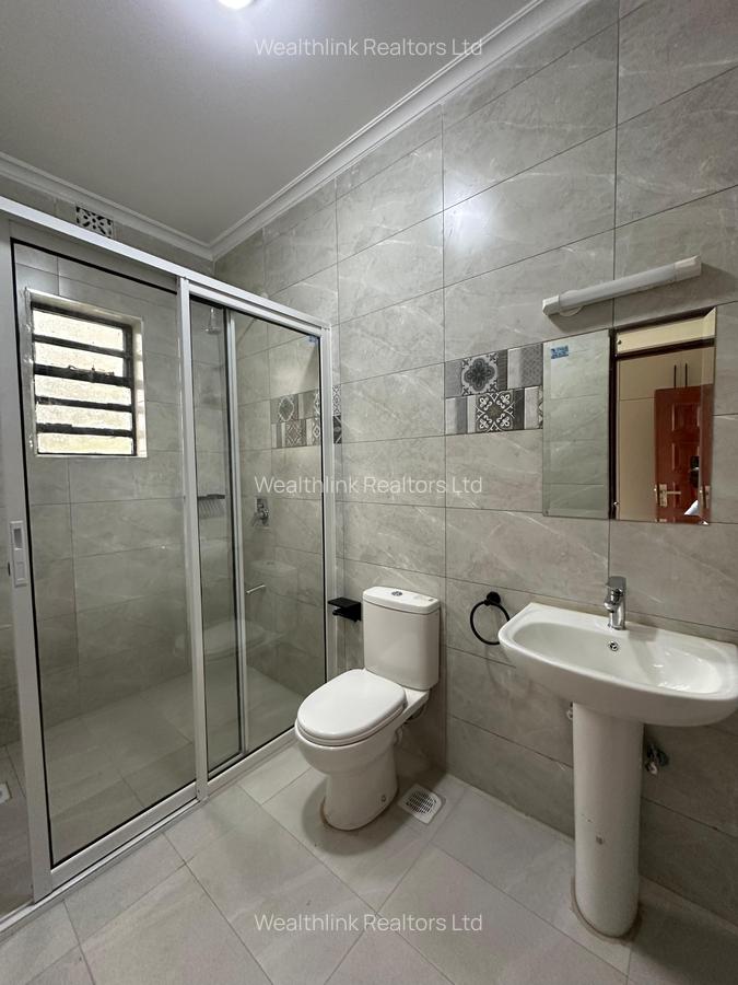 5 Bed Townhouse with En Suite at Karen - 10
