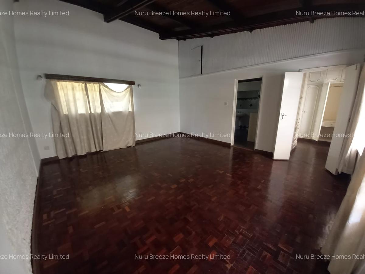4 Bed House with En Suite in Spring Valley - 12