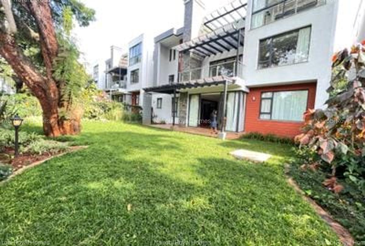 4 Bed Townhouse with En Suite at Lavington Green - 2