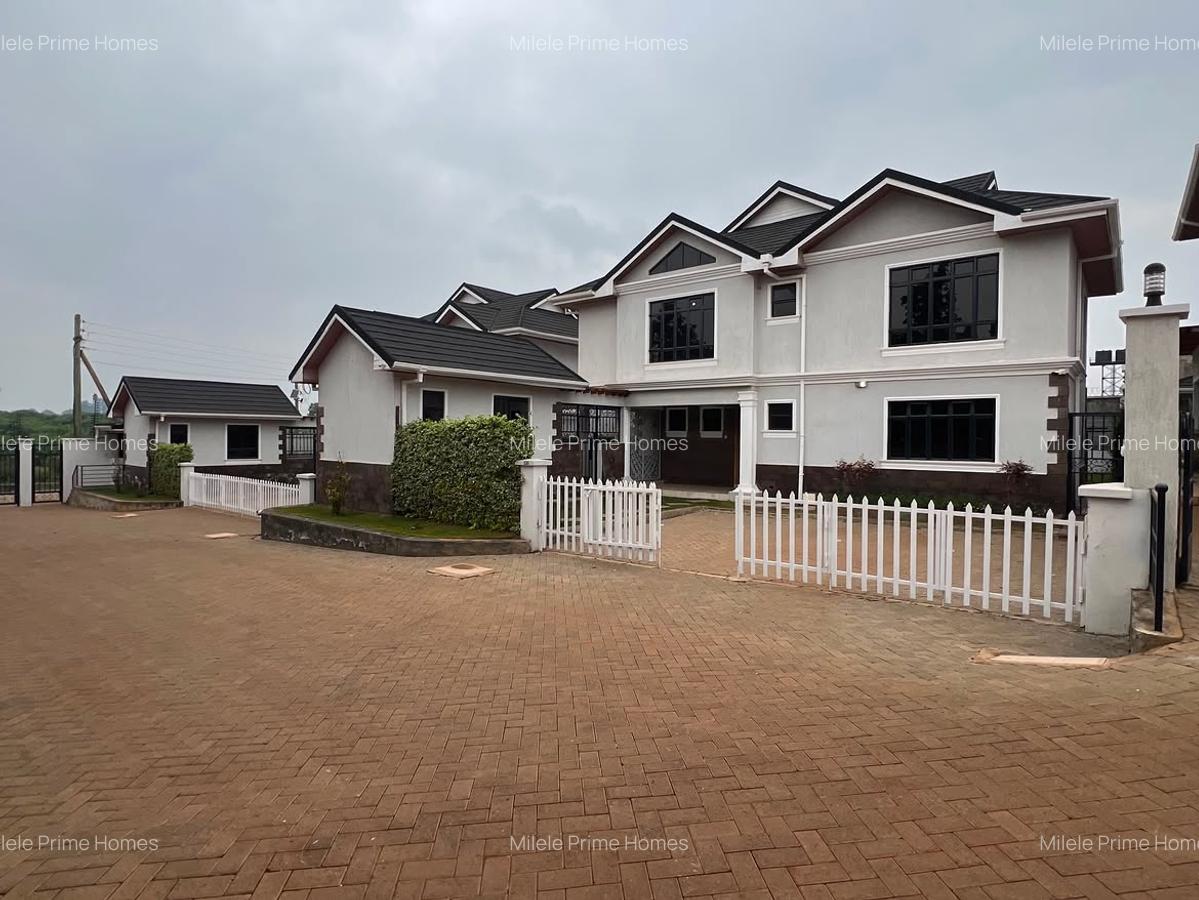 4 Bed Villa with En Suite at Runda Close - 17