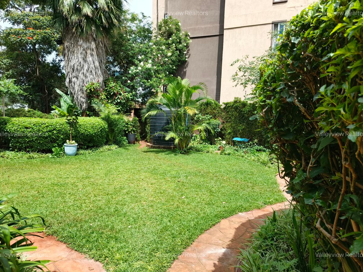 4 Bed Townhouse with En Suite at Riverside - 13