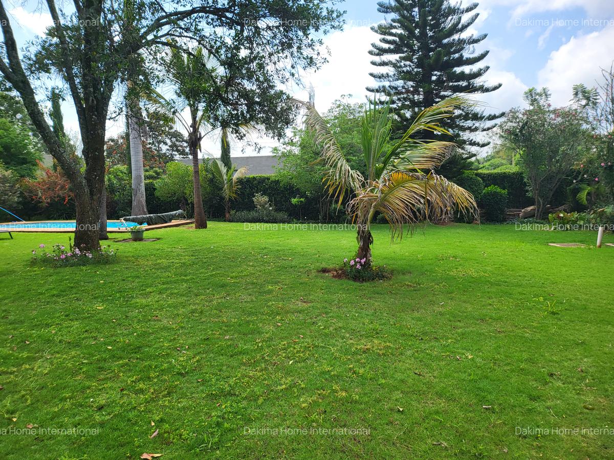 5 Bed House with En Suite in Runda - 14