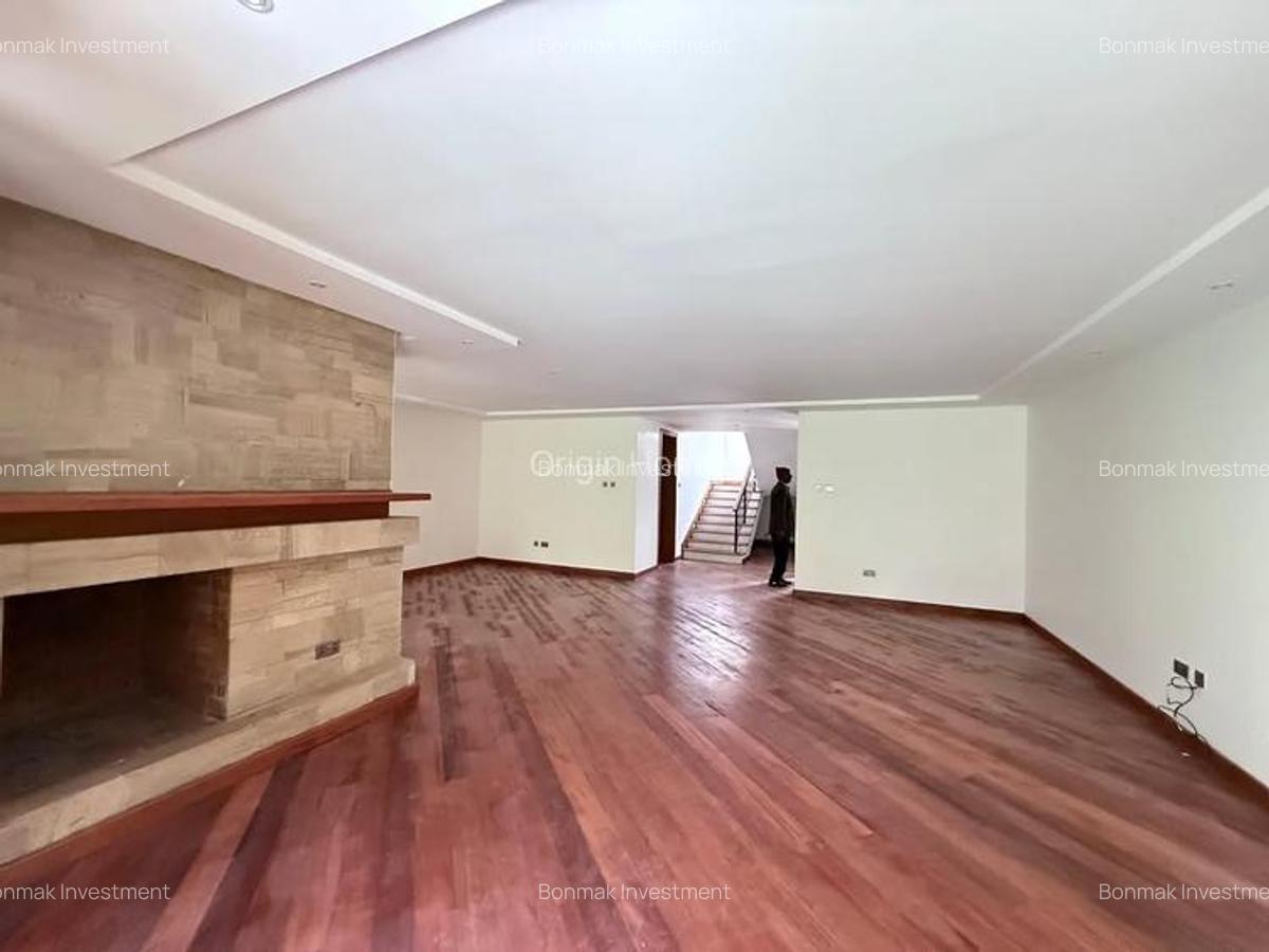 5 Bed Townhouse with En Suite at Lavington Green - 13