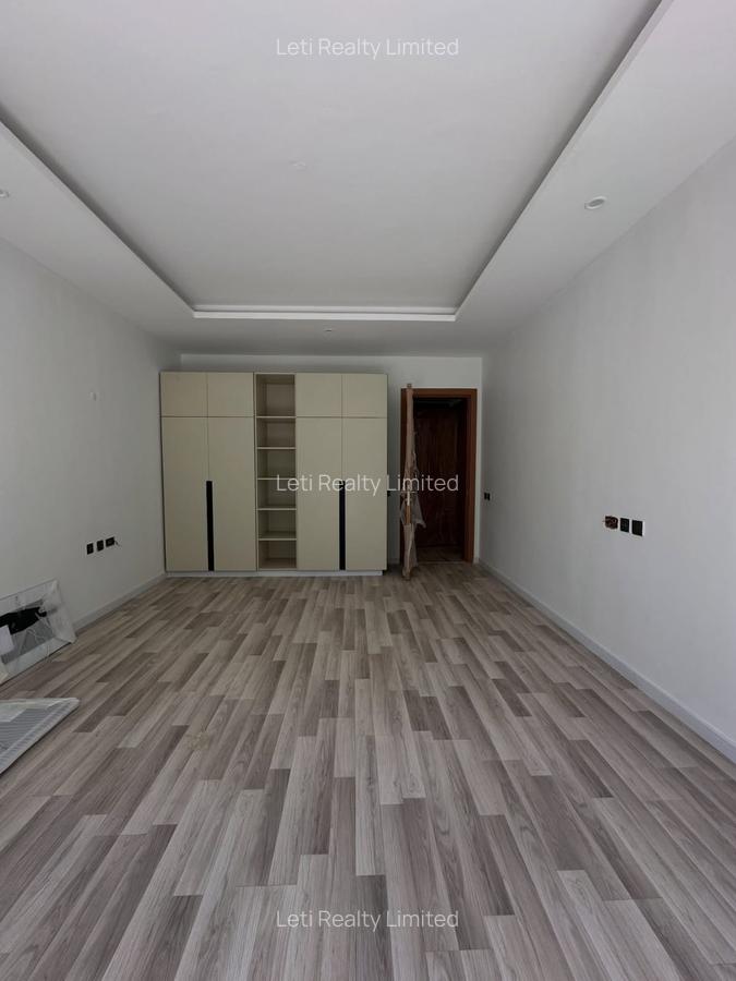 5 Bed Townhouse with En Suite in Lavington - 9