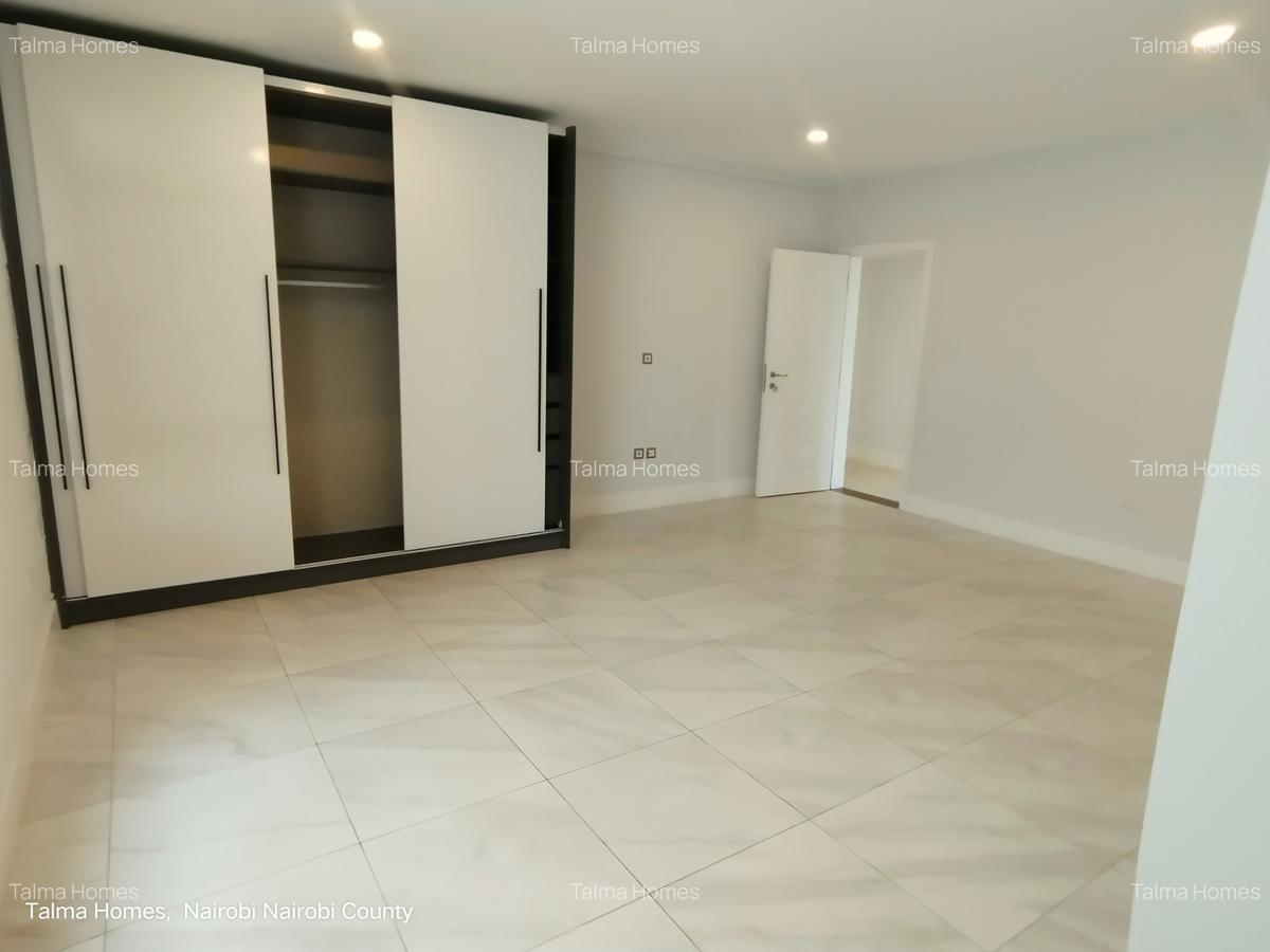 3 Bed Apartment with En Suite in Westlands Area - 11